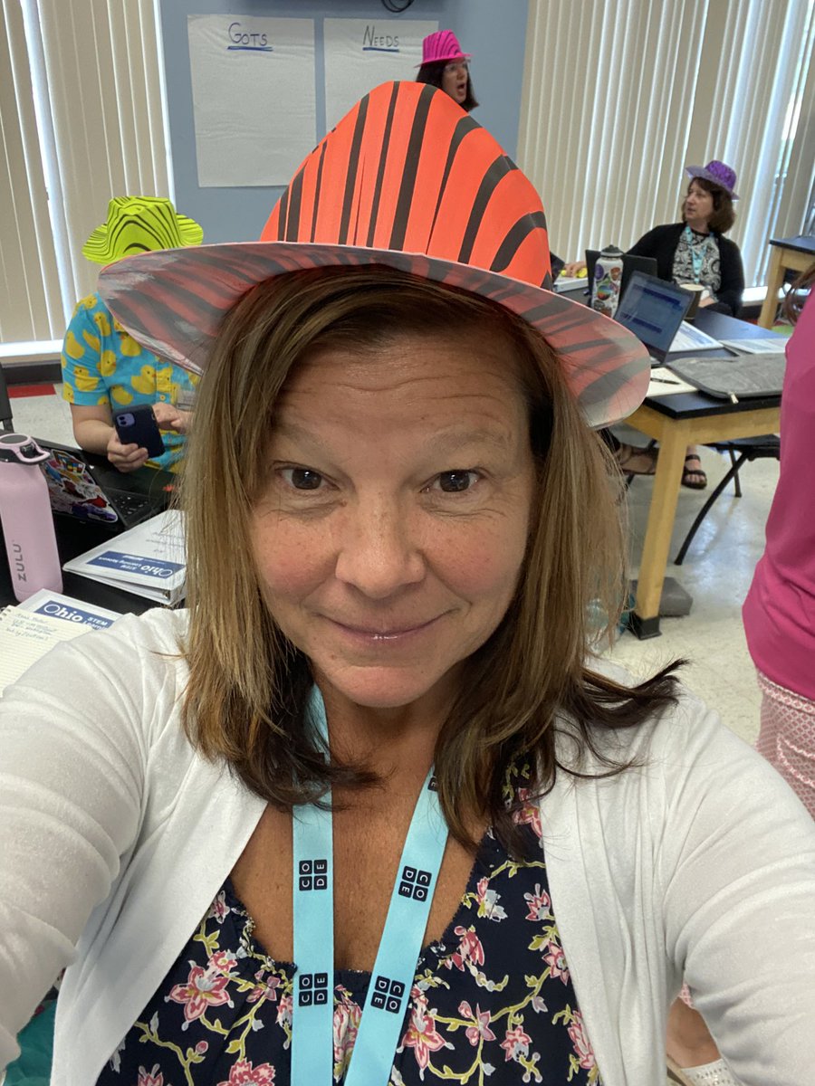 Momfayfay's tweet image. #osln @Battelle @OSLN #CSforOH STREAM FUN!  Sporting our Creative hat!