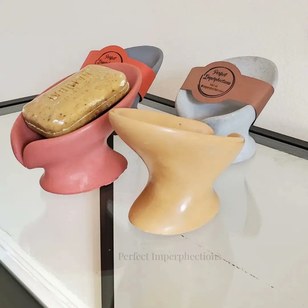 imperphections's tweet photo. Suitable for both indoor and outdoor bathroom space. 

Come shop with us in the link below.https://t.co/WoXcsKIZPO

#homedecor #BlackOwnedBusiness  #weirdshapes  #vase #flowerpot #clayvase #cement #merchandise #leafart #leaf  #bathroomdecor #soapholder https://t.co/cMOKLOwU3Q