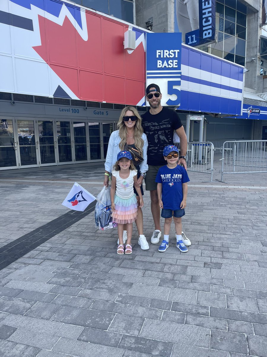 Happy Father’s Day @ctalbot33 🤍 Thank you @BlueJays for having us and to Jared @TheAthleteASST ! #gojaysgo #canada #offseason #Toronto