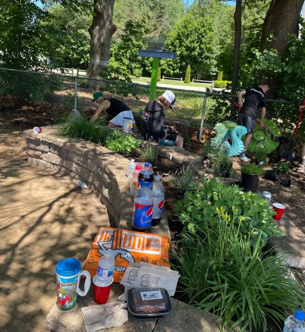ghapspeach's tweet photo. Panther alum &amp; GHHS student Gabe Hardebeck completed his Eagle Scout project! He committed to enhancing Shelby's Garden, by adding fresh plants &amp; irrigation. This will be enjoyed by ALL! Thank you Gabe &amp; volunteers! @ghhsbucs @ghschools  @boyscouts #doagoodturndaily #service https://t.co/Y7lnO6eS6i