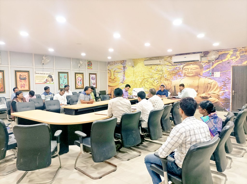 dcgodda's tweet photo. आज समाहरणालय स्थित सभागार में कल्याण विभाग की ओर से संचालित योजनाओं की समीक्षात्मक बैठक आहूत की गई। 
@prdjharkhand
@iprdgodda
@JharkhandCMO https://t.co/ZVW055ZKQH
