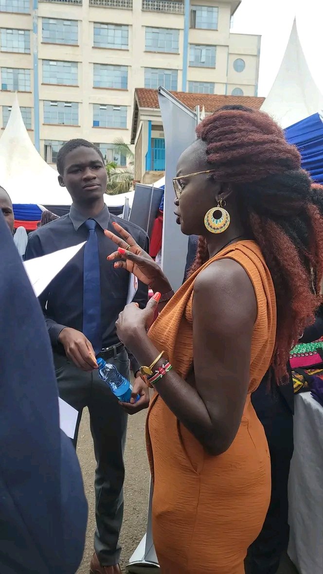 nyatongyik2021's tweet photo. It's the youth for me 
It's not just south Sudanese youths, it's whole Africa 🌍 youth. 
"I am my Mother's Wildest Dream" is here to norture, empower and open light to young African youths regarding some African norms  
#SSOT 
#WorldRefugeeDay2022
#nyajuok 
#southsudan🇸🇸 https://t.co/oz3GNX2NEO