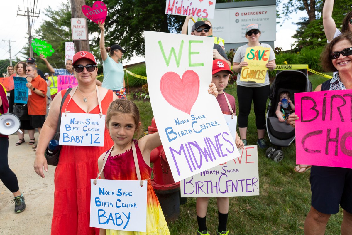 savensbc's tweet photo. One week ago, 200 birth advocates showed up at @beverlyhospital to oppose its decision to close its #birth center. We're committed to seeing the hospital reverse its decision #birthchoicematters https://t.co/TUitxFhZen