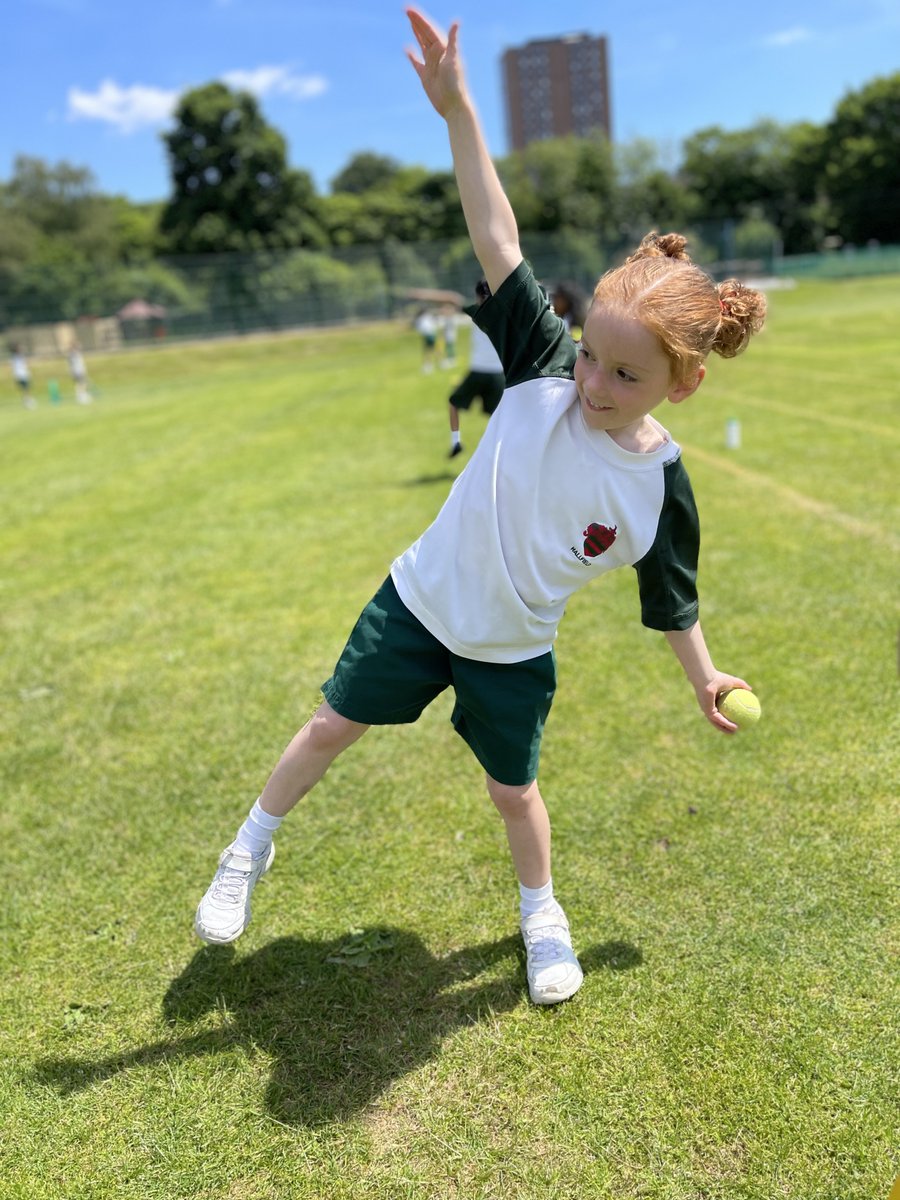 HallfieldSport's tweet photo. This afternoon in Year 1 Games we consolidated all the skills we have learnt over the past few weeks and applied them to some mini cricket games. We saw some great batting and bowling skills!🏏🏏@HallfieldSchool @KeithBMorrow1 #GamesLesson #CricketSeason #BattingAndBowlingSkills https://t.co/ibnTrBdSA1