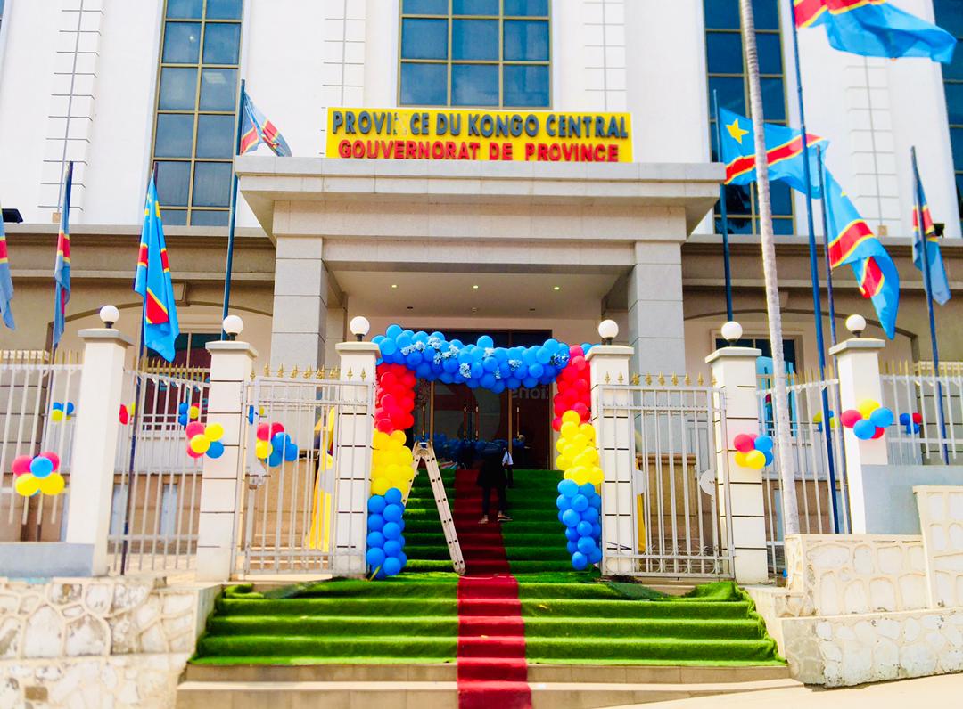 MuyekeFabrice's tweet photo. #Gouvernorat #KC : le décore planté, la mise en place terminée, le #VG @BiloloGrace présent, le #PAPK @jcvuemba présent, nous attendons l'arrivée du #PROGOU @g_banduofficiel pour débuter la cérémonie. @andrewameso1, @ArmyObjecteur, @MadiyaYengo, @GabrielMavinga3, @BillyKambale1. https://t.co/dK5w8D2s4C