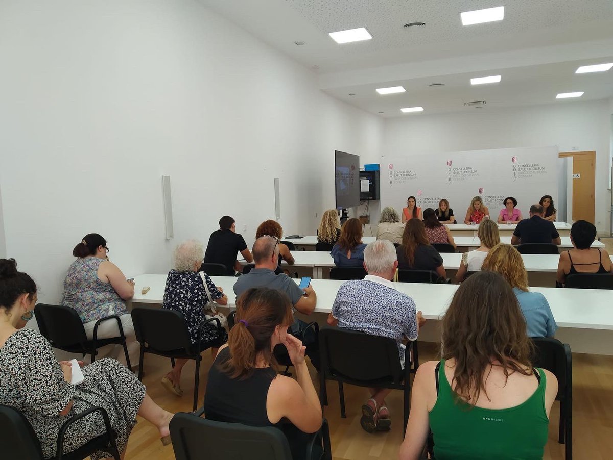 L’<a href="/ibsalut/">Servei de Salut de les Illes Balears (IB-SALUT)</a> presenta el Programa d'Atenció a Infants i Adolescents amb Malalties Cròniques Complexes.

Salut calcula que un 1,4 % de la població de les Illes Balears de 0 a 18 anys pateix una malaltia crònica complexa.

🔗Més informació: caib.es/pidip2front/js…
