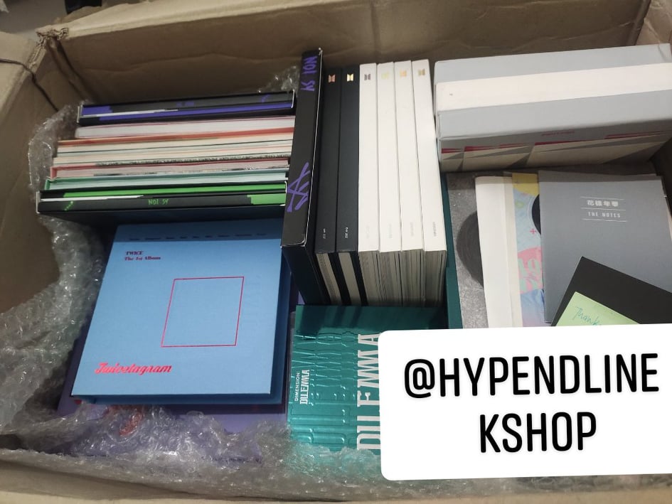 Good morning 🌷
happy update nakauwi na po yung batch ng 100 unsealed pero naiwan yung txt since next week padaw po uwi(na outof stock si supplier kaya next week pasha mashiship sakin) owner will start packing na and once packed we will dm a checkout link🥰
