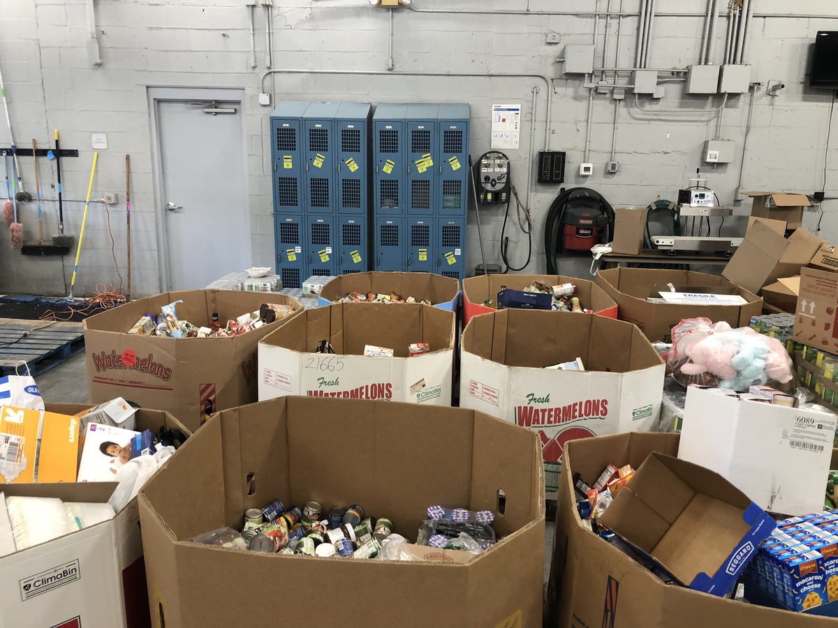 news4buffalo's tweet photo. The News 4 team packed food for more than 2,000 families at @feedmorewny during our annual Founder’s Day of Caring https://t.co/z5JVbkNVHl #nexstarnation #were4buffalo https://t.co/Wlc1q6mFWl
