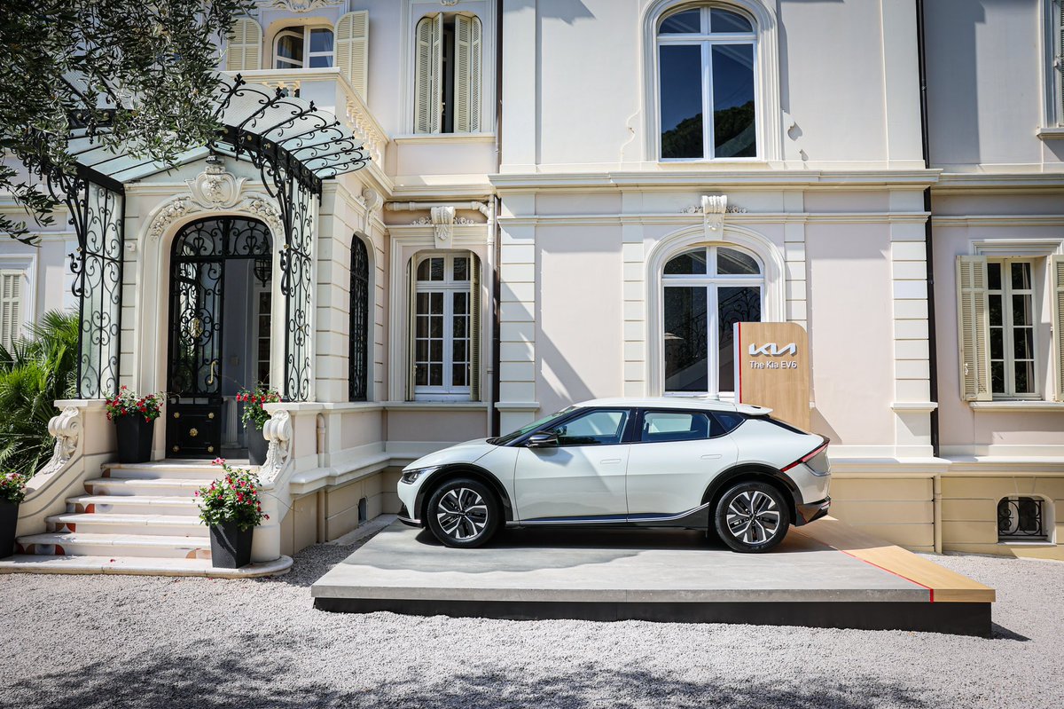Thanks to <a href="/Kia_Worldwide/">Kia Worldwide</a>, the #BloombergMediaESGHouse Sustainable Mobility Partner, our guests in Cannes are traveling in the new KIA Ev6.