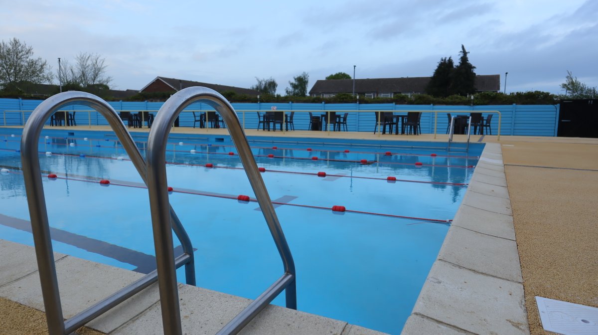 TrainedTri's tweet image. &amp;lt;&amp;lt; Test First Name &amp;gt;&amp;gt;  take advantage of our SUMMER SALE and book a 1:2:1 swim session to accelerate your swimming - tri-trained.co.uk/store/p19/1-2-…