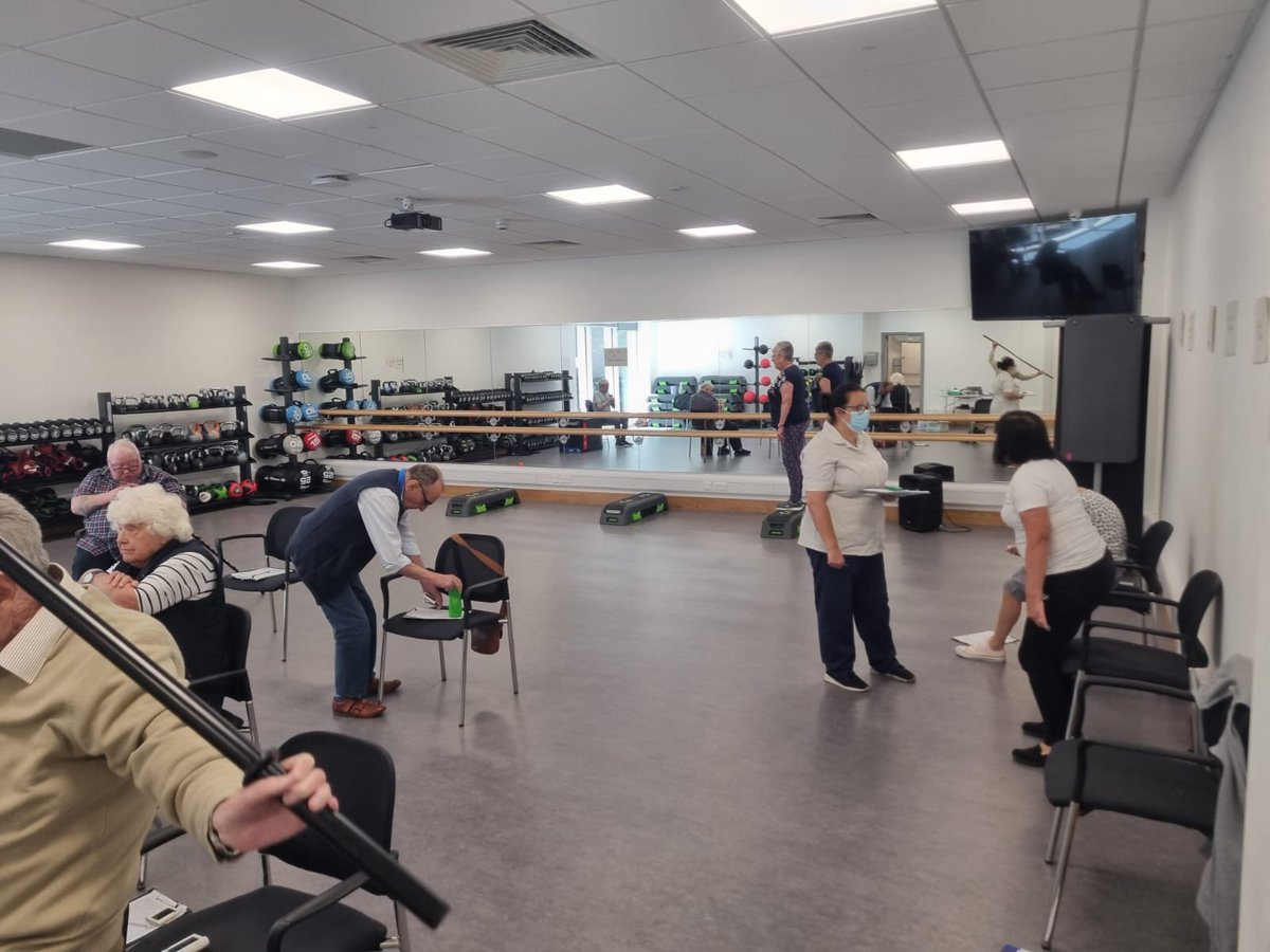 #PulmonaryRehab Awareness Week*
What a way to celebrate 🎉 
Day 1 we have returned to pre-COVID distancing, class numbers &amp; our circuit programme!💪🏻
More movement &amp; interaction!🚶🏻‍♂️
<a href="/MidYorkshireNHS/">Mid Yorkshire Teaching NHS Trust</a> <a href="/prwukee/">Pulmonary Rehab Awareness (pulmonaryrehab@bluesky)</a> <a href="/CSPYorksHumber/">CSP Yorks & Humber</a> @theACPRC @WakefieldNHSCCG @BTSRespiratory <a href="/asthmalunguk/">Asthma + Lung UK</a>