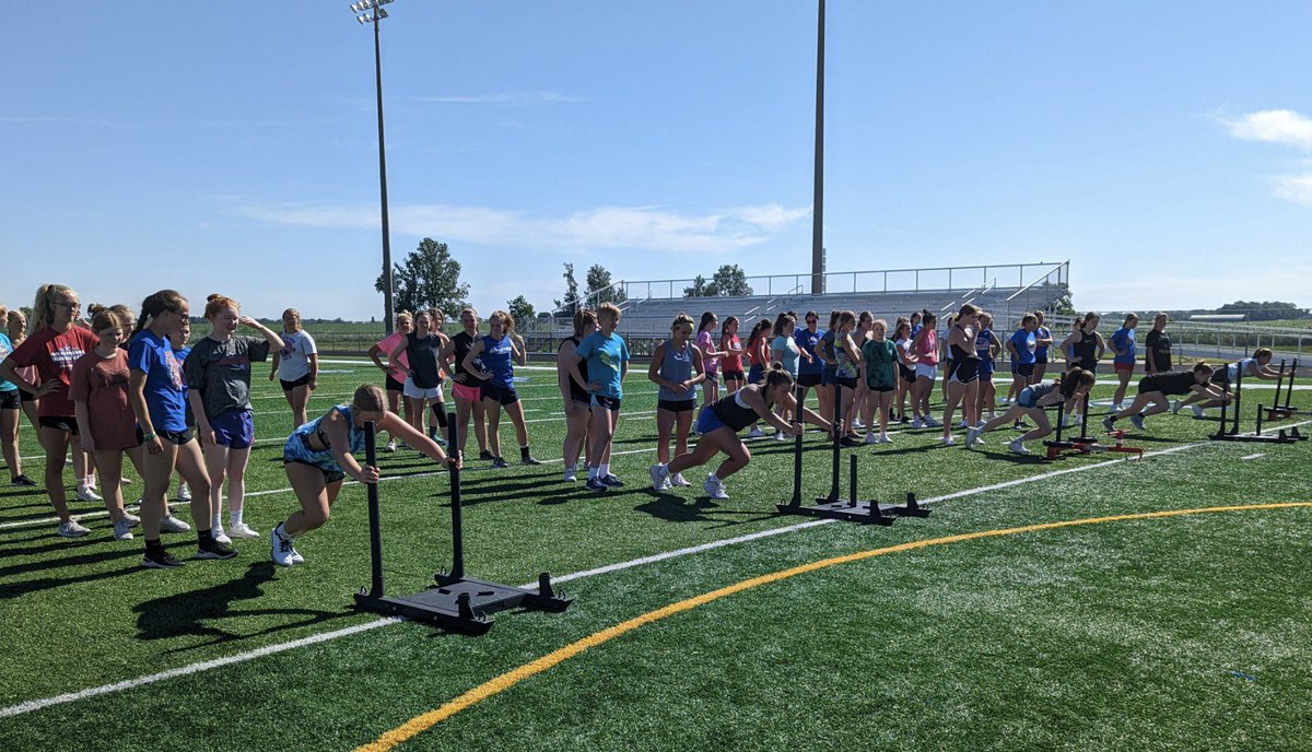 WeboStrength's tweet photo. We saw a lot of great competition and hard work this morning from the girls! #LadyStrength 💪🏋️‍♀️ https://t.co/t0m1j6fs2X