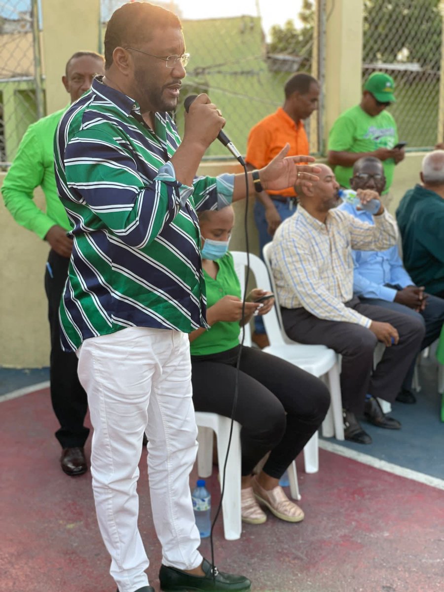 MFlorentinoJ's tweet photo. En el día de ayer domingo juramentacion de 4 direcciones medias en villa mella sur, la fuerza del pueblo se fortalece en Santo Domingo norte. https://t.co/DTyldXjzgW