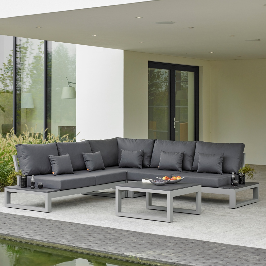 FishpoolsUK's tweet image. Create a chic contemporary outdoor space with our Biscayne Bay garden range. Featuring Textilene cushion covers filled with Fast Dry Foam, this set can be left outdoors throughout the summer.

#landscaping #outdoorfurniture #patio #garden #gardeninspiration #outdoordesign