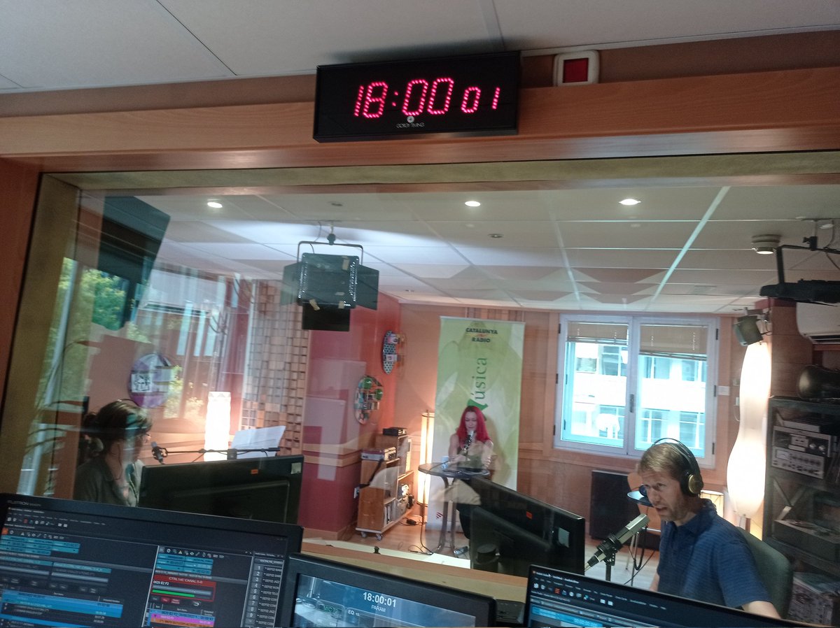 🔴#ENDIRECTE Bona tarda! Són les sis! Entrevistem <a href="/monikapianista/">Monika Lao</a> que ens presenta el seu primer disc "Tretze" ( <a href="/ColumnaMusica/">ColumnaMusica</a> ) amb composicions seves per a piano sol