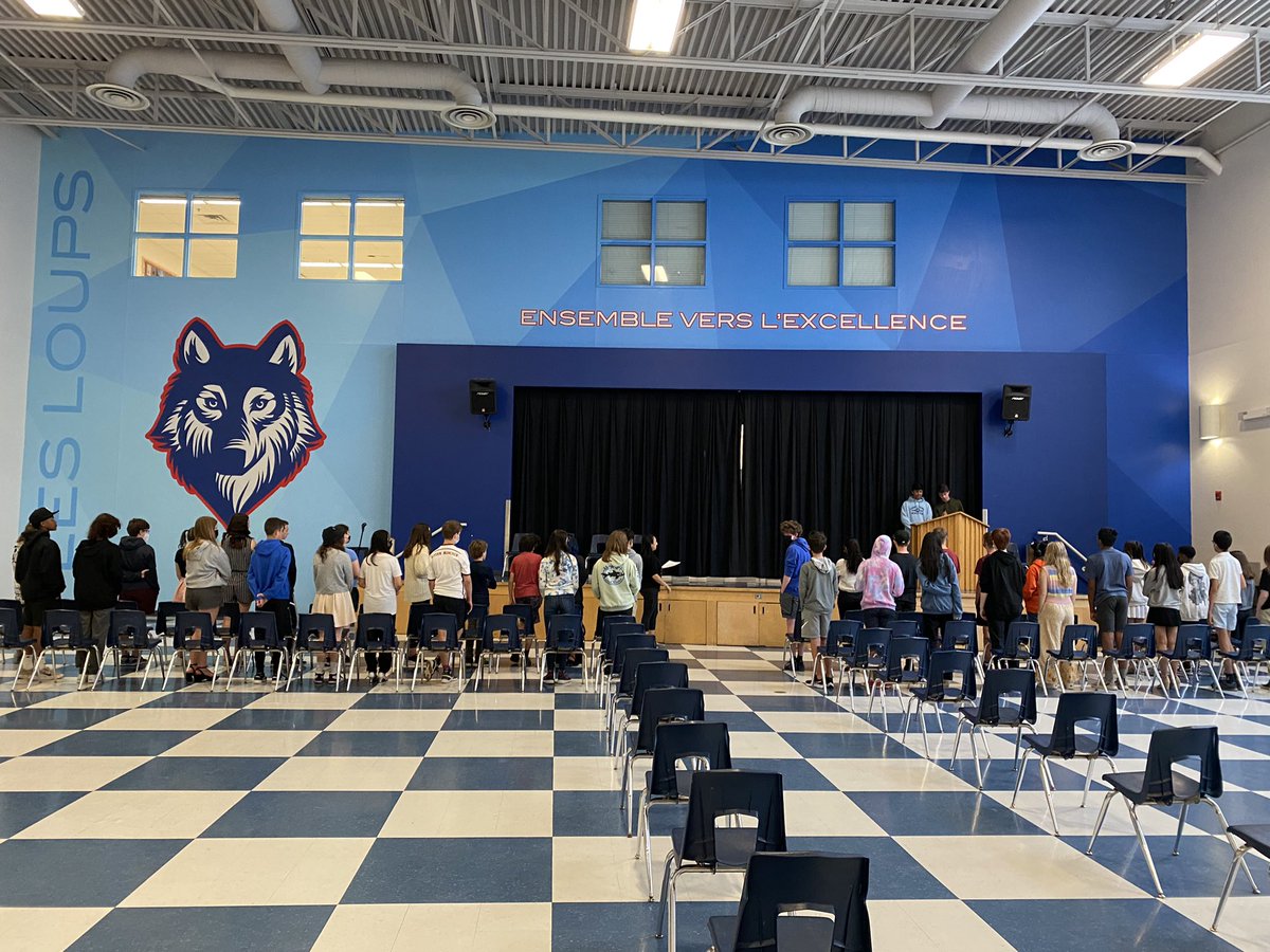fstrata5's tweet photo. Nous nous préparons pour la graduation ce vendredi. Beaucoup de sentiments mixtes de ma part- tristesse, anticipation, joie! @louisearbourfi @Jewlya_L #graduation2022 https://t.co/JRpBA9A2EJ