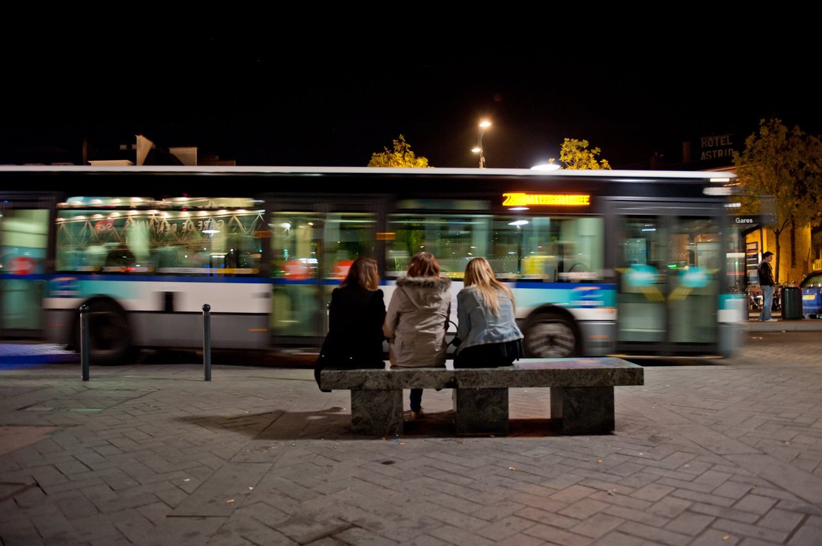 STARmeparle's tweet photo. [Événement🎉] Le 21 juin, le réseau STAR fête la musique !

Ⓜ️ Métro : toute la nuit
🚌 Lignes Chronostar, 9 et 11 : jusqu'à 1h35
🚌 Lignes vers les communes : départs à 0h10 et 1h45
🌙 N1/N2 : toute la nuit
🅿️ 2 Parcs relais : ouverts toute la nuit

🔗 https://t.co/KvvYCqMAMC https://t.co/8BZuOX8lwC