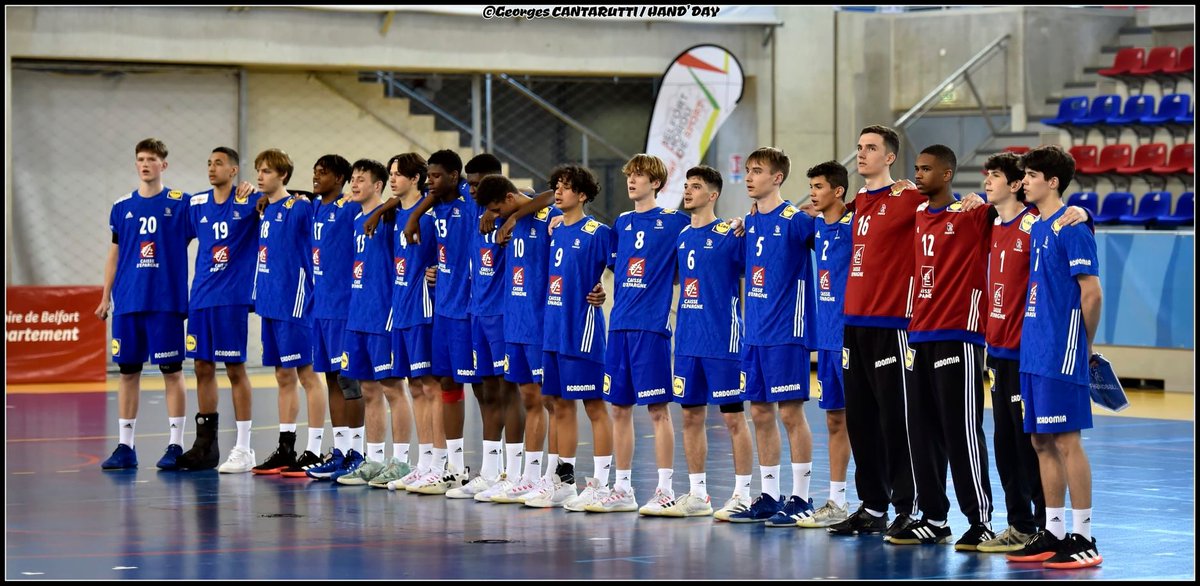 HandDayfr's tweet photo. EdF (M) | Les U17 une dernière fois sur le front avant les vacances 🇫🇷
#handball #bleuetfier #EdFM #U17
@JOLIGuillaume @FRAHandball
https://t.co/79HquHgxKN https://t.co/mFOXHLkH8T