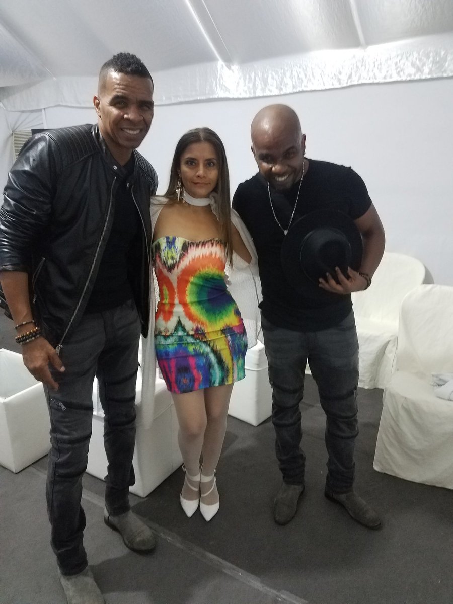RadioRumbaEc's tweet photo. #Guayando... hemos dado inicio a nuestro programa #LaClave con nuestra querida y bella @lidiaronquillo "La Dama de la salsa" y #DjAventurero #EdisonPoveda por el dial 107.3 #Radiorumbanetwork https://t.co/eu3fHfGHBp https://t.co/fq9kYCJNFG