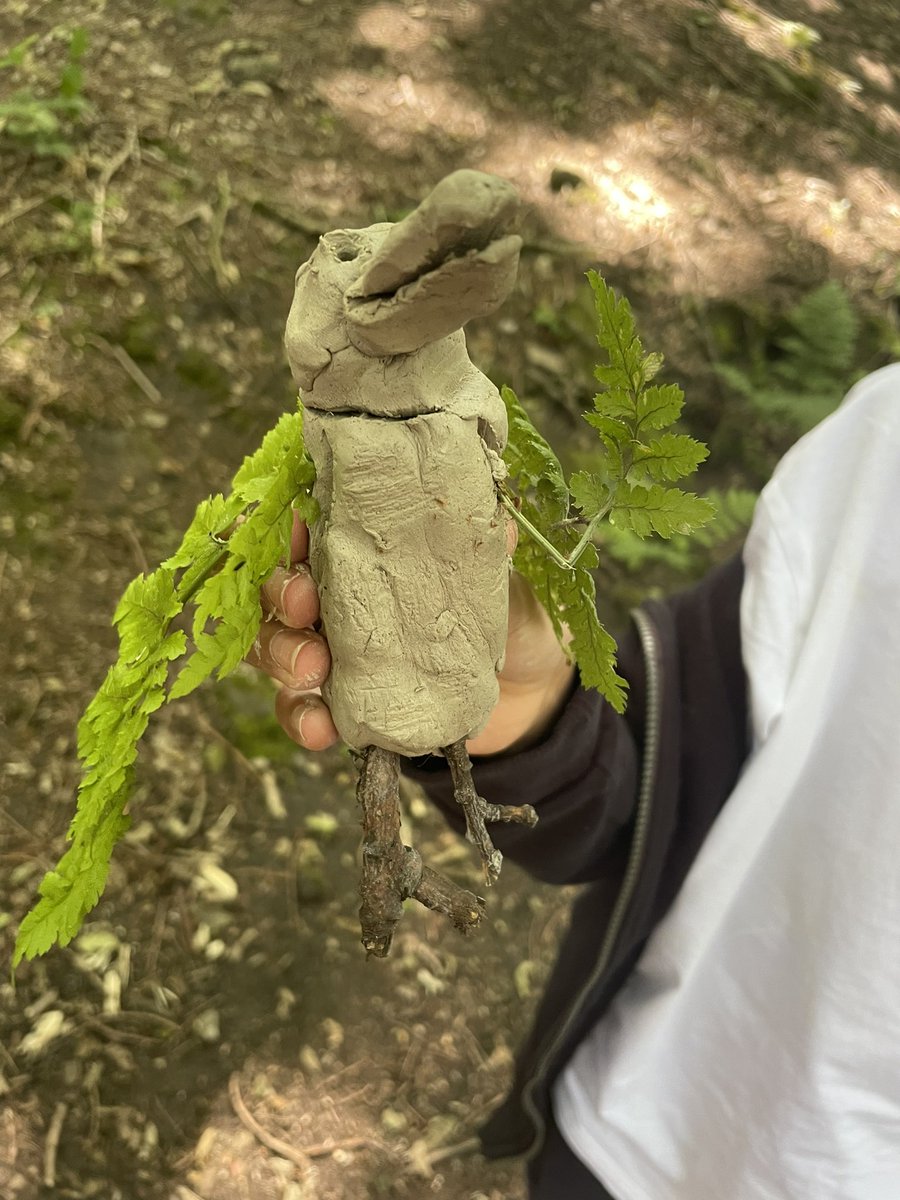 WarleyRoadPri's tweet photo. โ๏ธ๐ฒ What a gorgeous day for a local trip! Year 4 had a great time making animals and shelters in the woods, followed by a picnic and an ice cream at the park ๐ฆ๐ชถ๐ชต #ichallenge #art #physicalactivity #localvisit #halifax #teamwork https://t.co/58pJMaMb7I