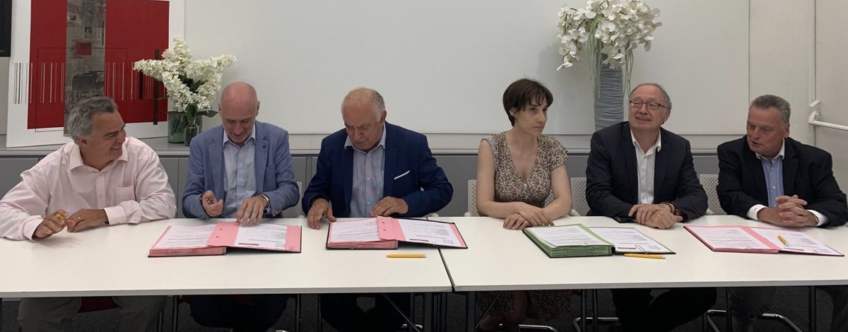 ECOMNEWS (@ecom_news) on Twitter photo 🙌🏻 #Bordeaux : L’Ordre des experts-comptables et l’ <a href="/UrssafAquitaine/">UrssafAquitaine</a> s’engagent à apporter le meilleur service d’accompagnement aux acteurs économiques avec lesquels ils sont en relation. Détails ici : bit.ly/3y5vNqv <a href="/CSOEC/">CNOEC 🚀</a> <a href="/mikahug/">Hugonnet mikaël</a> #NouvelleAquitaine 🙌🏻 #Bordeaux : L’Ordre des experts-comptables et l’ <a href="/UrssafAquitaine/">UrssafAquitaine</a> s’engagent à apporter le meilleur service d’accompagnement aux acteurs économiques avec lesquels ils sont en relation. Détails ici : bit.ly/3y5vNqv <a href="/CSOEC/">CNOEC 🚀</a> <a href="/mikahug/">Hugonnet mikaël</a> #NouvelleAquitaine