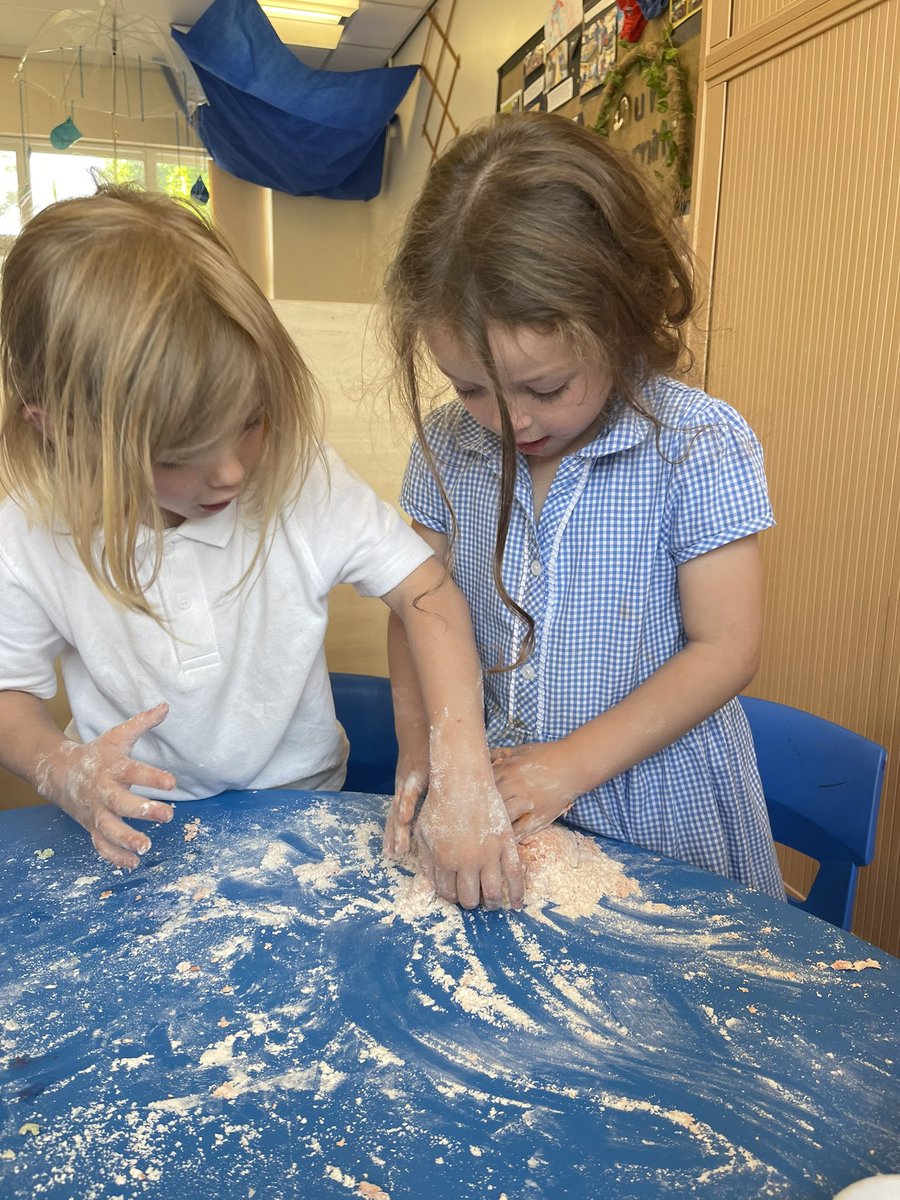 YRStGabriels's tweet photo. We love making fresh play dough, following the instructions and making sure we have measured the correct amount of ingredients! @StGabrielsCofE @RainbowEduMAT https://t.co/p0uPXGplMj