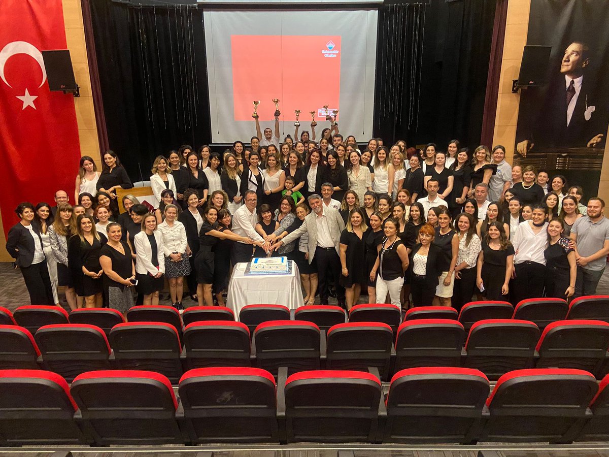 Akademik, sanat ve spor başarıları ile dolu, LGS şampiyonluğu ile taçlandırdığımız bir yılı genel kurul toplantımız ile tamamlamanın mutluluğunu yaşıyoruz.