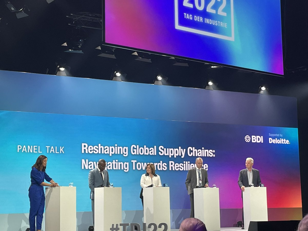 maxmueller6's tweet photo. Now time to discuss,with our @Bayer CEO #Baumann @AmadouHott @USChamber #CEO Suzanne Clarke &amp; @Aurubis_AG CEO Harings #TDI22 @BayerDialog - Reshaping Global Supply Chains https://t.co/38mPpoolZw