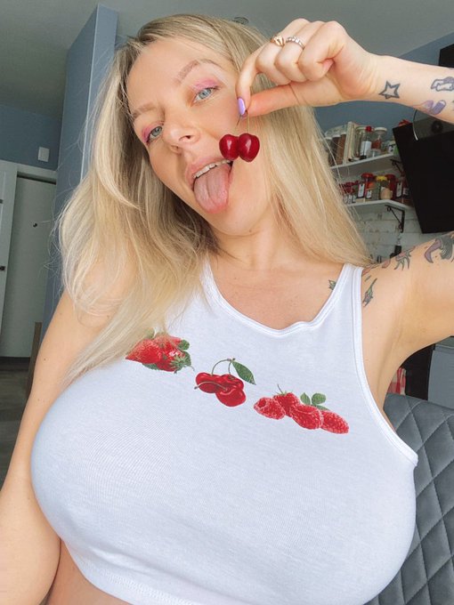 Juicy cherries anyone? ??
See me being nude and naughty on my ??
https://t.co/chMrAJw2cu https://t.c