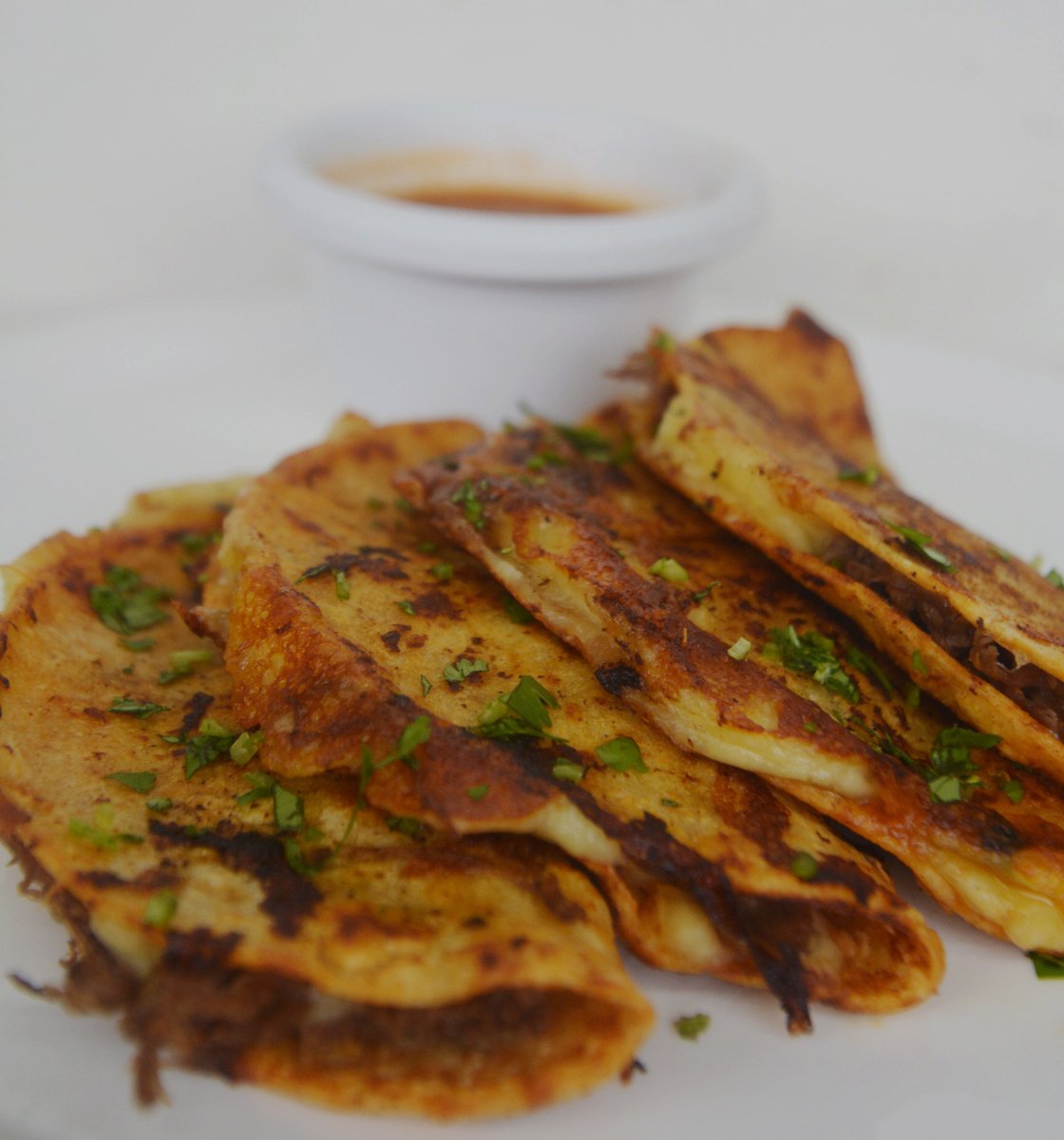 Quiero compartirles mi nuevo emprendimiento de tacos de birria🌮🤍les aseguro que van a ser de los mejores que van a probar, hacemos express gratis en Santa Ana y alrededores 🫶🏽 les dejo el ig para que se antojen mas🤭 ig:@tacoscallejerox
