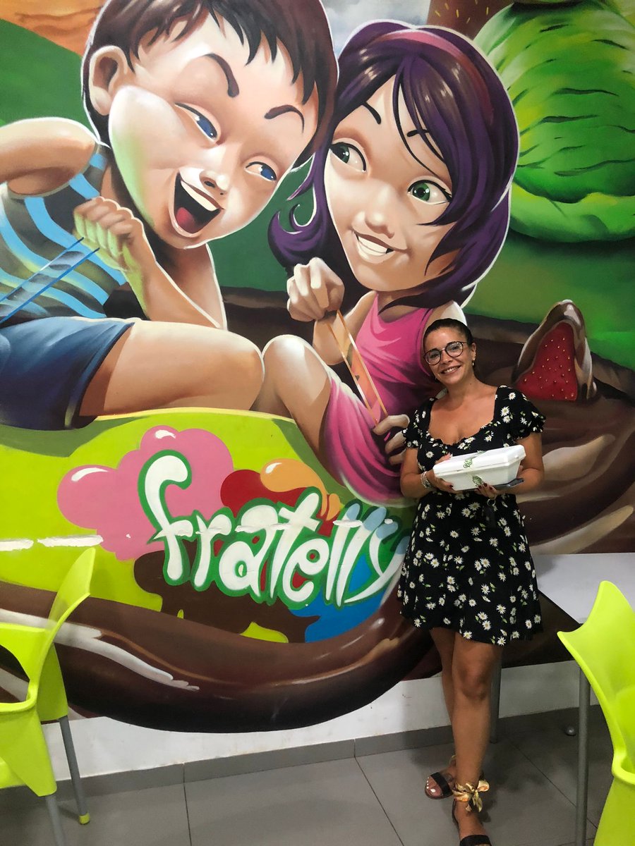 😊 Empecemos bien la semana con un heladito. Quien se viene? 🍨

#helados #heladeriafratelly #Málaga