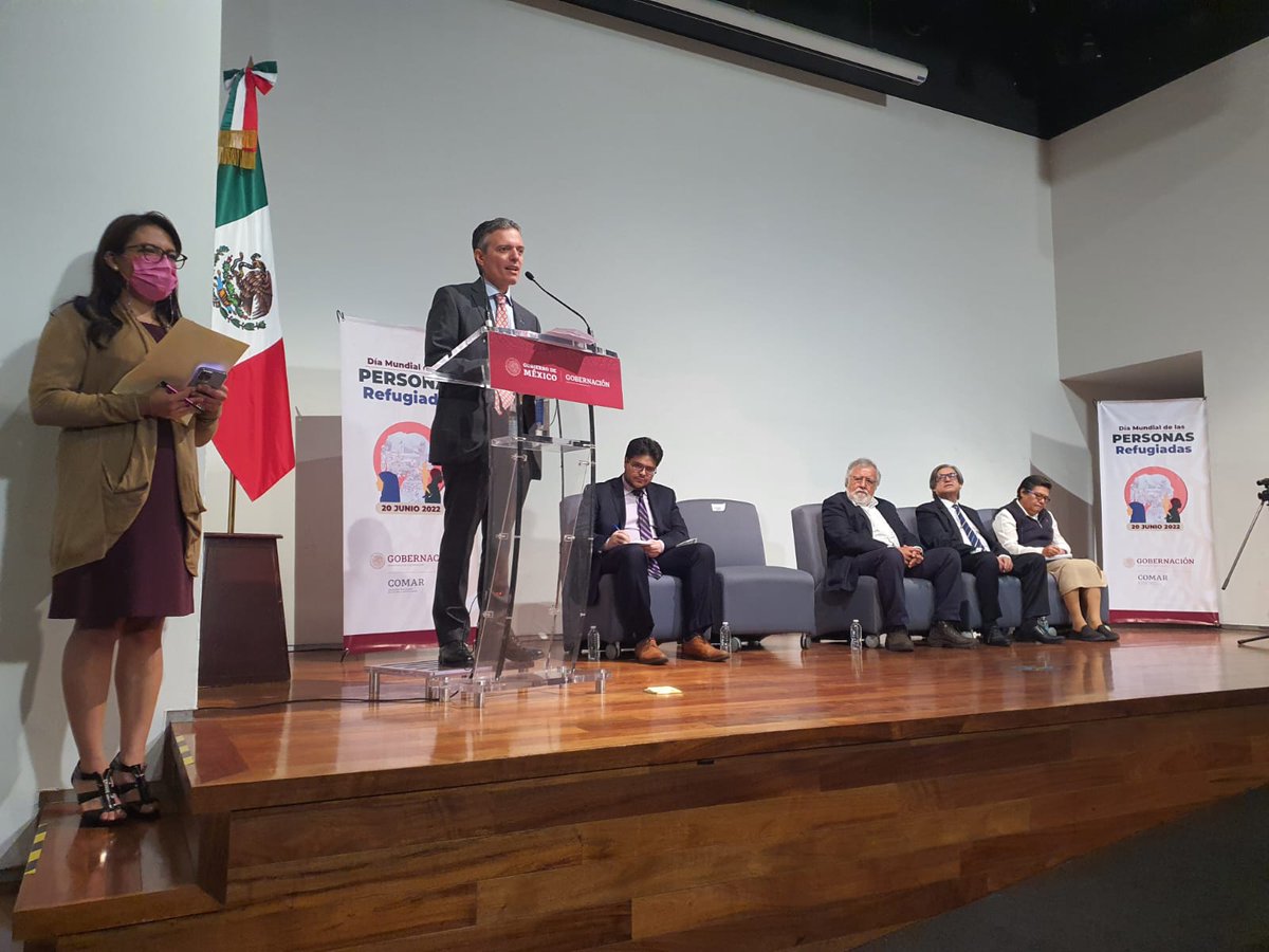 "100 millones de personas desplazadas y refugiadas en el mundo es una cifra dramática, lo más preocupante es que es consecuencia de acciones humanas". <a href="/giolepri/">Giovanni Lepri</a> en el evento del #DíaMundialDelRefugiado en 
<a href="/MuseoMyT/">Museo Memoria y Tolerancia</a>. #ConLosRefugiados #ConLasRefugiadas #ConLasPersonasRefugiadas