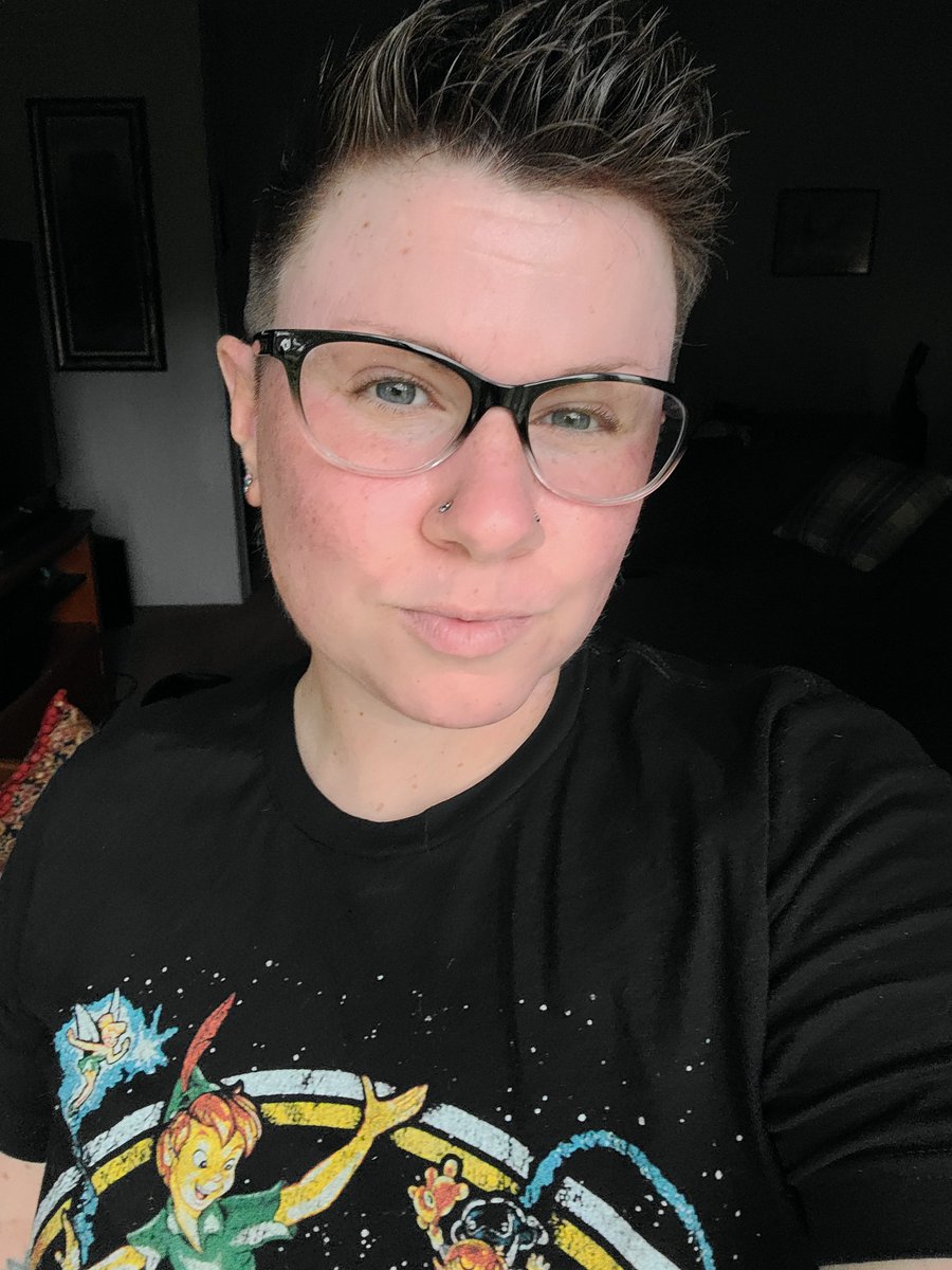nerdgirl81's tweet photo. New glasses
#newglasses #Oakley #oakleyframes https://t.co/snXEWt0M0I