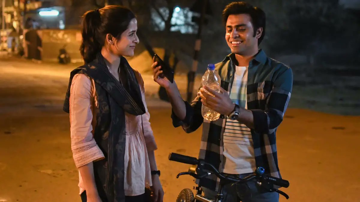 Following the success of season two of Panchayat, Jitendra Kumar will next be seen in a lead role in the upcoming Netflix film 'Jaadugar'.
<a href="/NetflixIndia/">Netflix India</a> @jitendrajk06 #jaadugar #jitendrakumar #panchayat #netflix #romance #series #movie #bollywood #netflixoriginal #news #trending