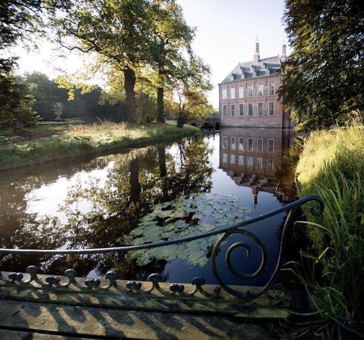 duivenvoorde's tweet photo. Wist u dat er verschillende multimediawandelingen te lopen zijn in ons #wandelpark? Ontdek bijvoorbeeld alles over over de #rijtuigen van Duivenvoorde, de #monumenten of de bijzondere #flora en #fauna! 

Probeer ze nu uit via 👉 https://t.co/ji5n1idFmE https://t.co/76gbZAjK31