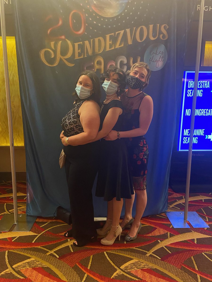 EmilyEisdorfer's tweet photo. We were fancy. We took flight. We talked about how and when to bring up the amount of spaghetti our son eats. Very good! #MBMBaMLive #20rendezvous https://t.co/2wbOqALh7k