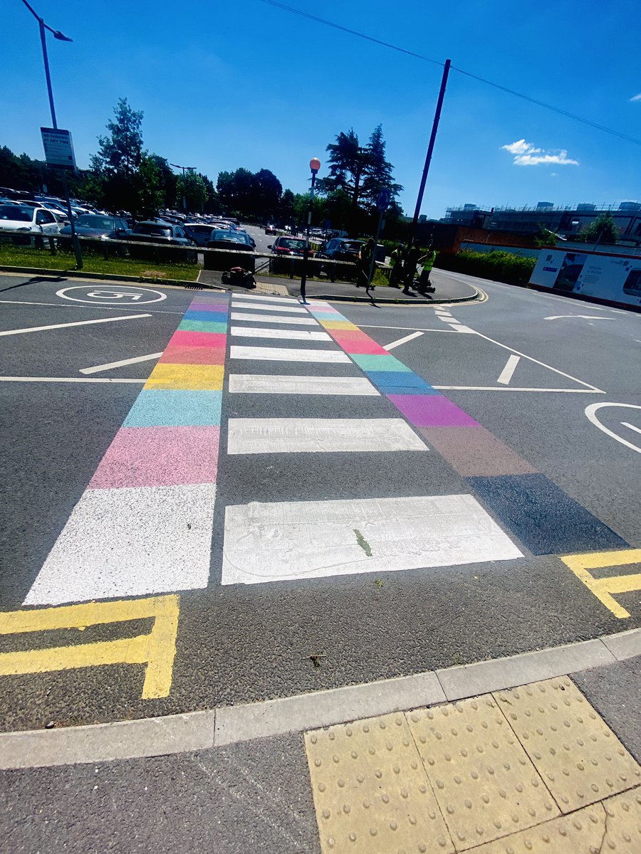 Overheard a parent answering an inquisitive child today on the way into RUH today. 👶🏻 “Why are there all those colours?” 👧🏻 “It means that whoever you love and wherever you’re from, you’re welcome here.” #crosswithpride #Pride