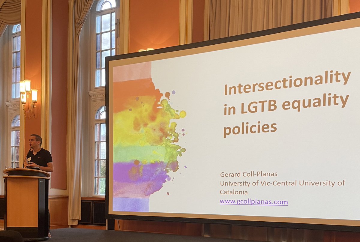 dieEinfachDings's tweet photo. A day with a lot of Input ends - no is walkining for Dinner #europeforcitizens #LGBTI #rainbowcitiesnetwork https://t.co/UwsugnUVYH