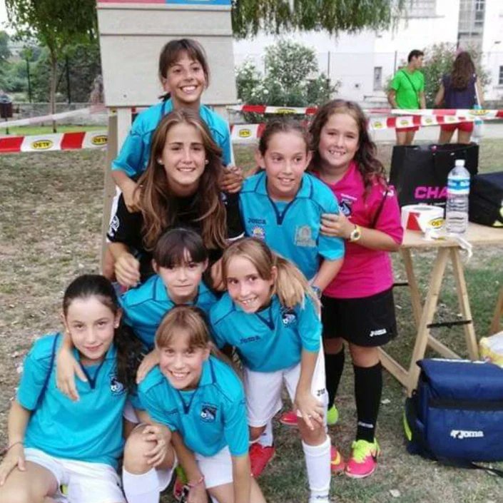 El pasado sábado, 18 de Junio,  nuestra ex jugadora, Carla Ayensa Arano, conseguía con su equipo, Alcantarilla Futsal, el ascenso a la Primera División del Fútbol-Sala nacional.
Nuestro club tuvo la suerte de poder contar con Carla durante seis magníficos años.
Grande Carla💙🤍💙