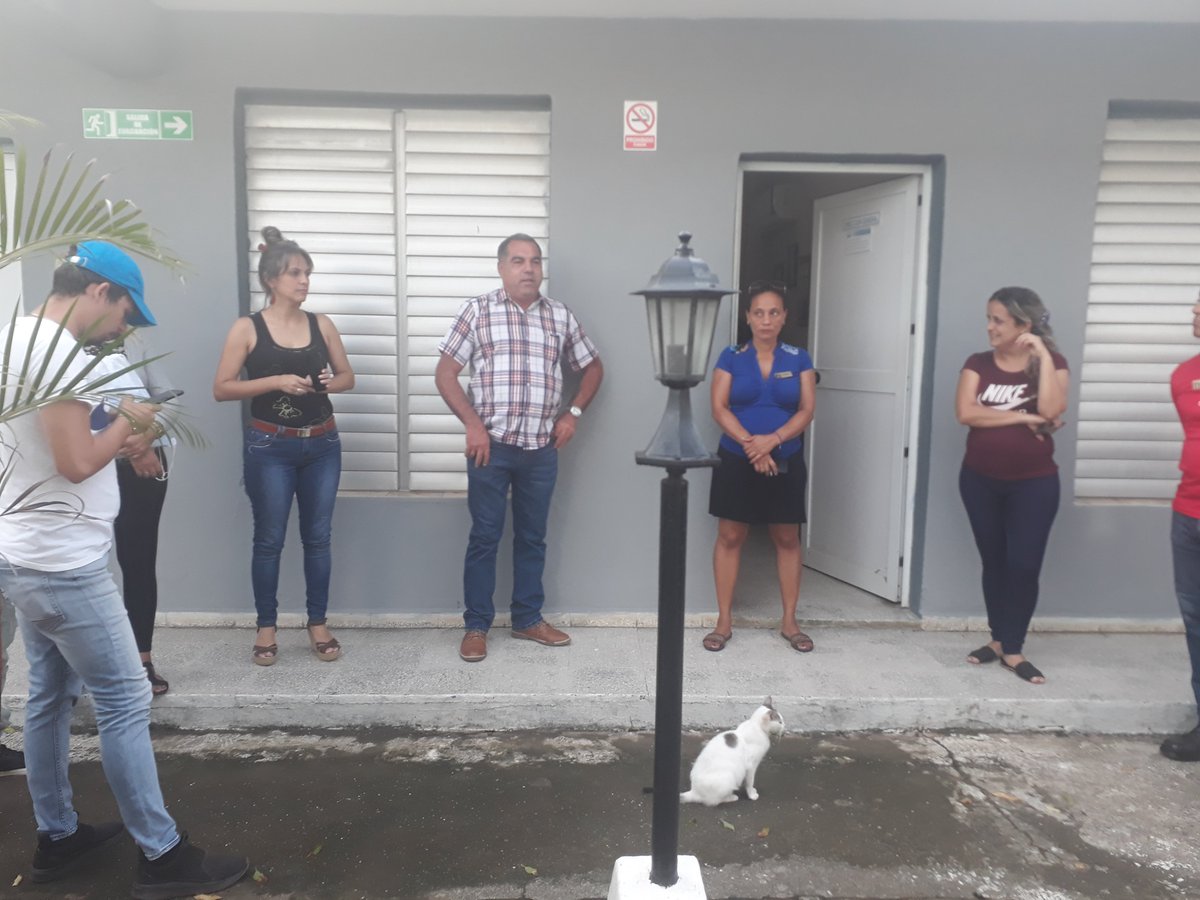 Eaass13's tweet photo. Matutino especial en la Oficina Central de la dirección de Empresa. Los trabajadores de la entidad en reafirmación revolucionaria. #SomosContinuidad #Revolución #Cuba @SanctiSpiritus1 @OSDE_AyS https://t.co/yUUUH1Ue7a