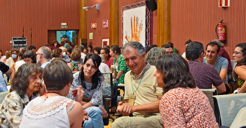 FBiodiversidad's tweet photo. Más de 1⃣8⃣0⃣ profesionales de la educación ambiental participan en las IV Jornadas de Educación Ambiental.
📖🌱 Esta edición se centra en el #PAEAS, una herramienta clave para reforzar el papel de la sociedad como agente de cambio en el proceso de transición ecológica.
#IVEA