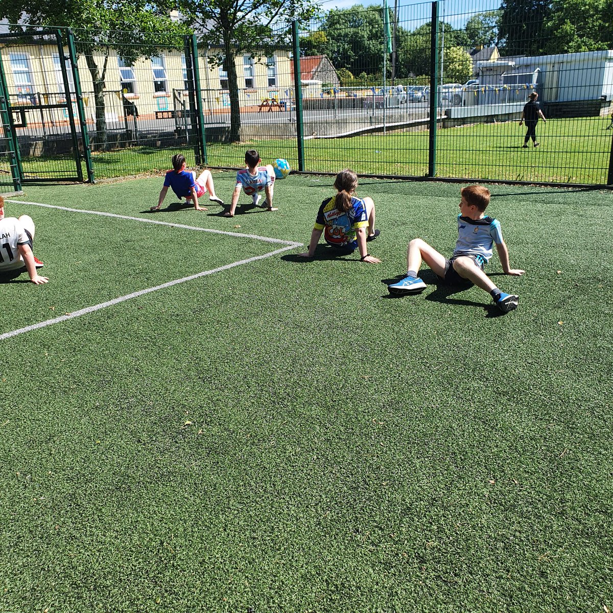 stonehallschool's tweet photo. Active week day 1 some activities for third and fourth included crab soccer, Xs and Os relay races, skipping and our standing on one leg the longest champs #activeweek22 #funinthesun @ActiveFlag https://t.co/5Jk3eTchBE