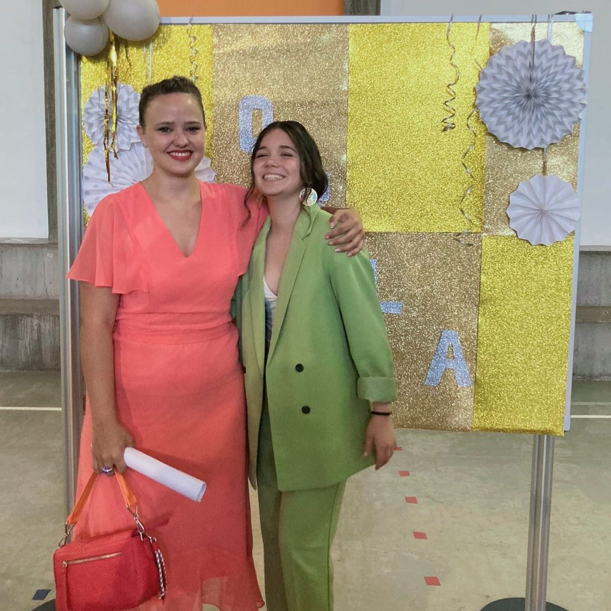 CovadongaGF's tweet photo. Muy orgullosa del alumnado de 2.° Bachillerato que se ha graduado. Enhorabuena. https://t.co/EiWTq0EQc8
