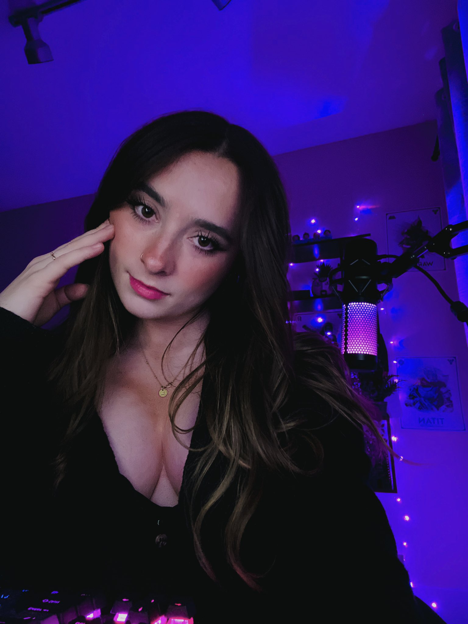OkLauren on X: 1 month post op 😈 t.cobHQ8b2EZdF  X