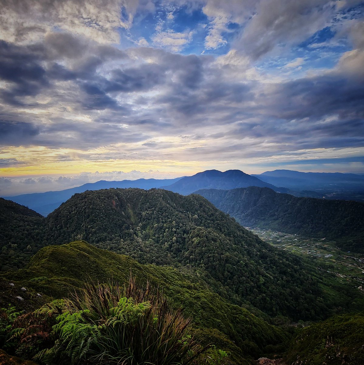 nadikadar's tweet photo. Sibayak Mountain, North Sumatera, Indonesia
2212 mdpl

#SetorFoto #SetorFotoPio @piokharisma https://t.co/cU26Ra3NJk
