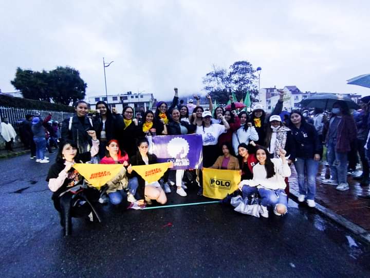 MIsabelMantilla's tweet photo. Ayer sin duda fue el mejor día para quienes luchamos por un país para vivir sabroso, un país digno 💜💛 
Ven-Seremos poder popular
🔥💚💜💛 
@FranciaMarquezM 
@petrogustavo 
@MujeresPolo
@jhoneddison 
@PamplonaPopular https://t.co/q0uwiMzsfn