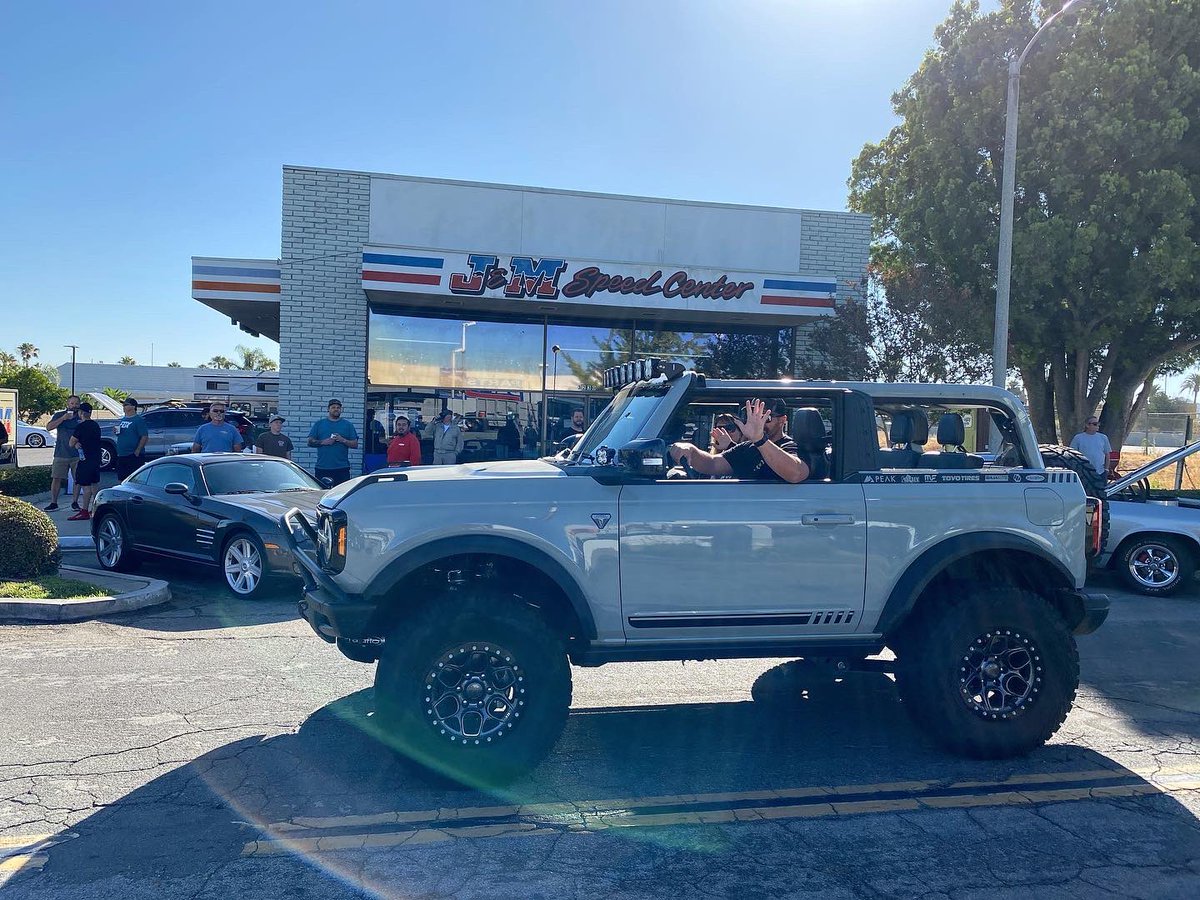 J & M Speed Center tweet media