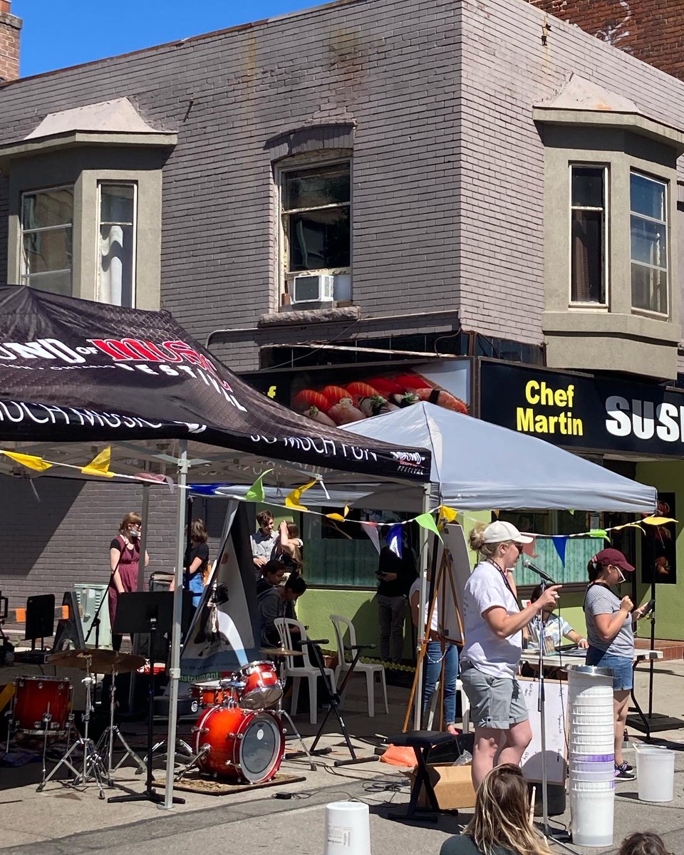 DTBurlingtonON's tweet photo. So much fun this past weekend at Streetfest, which we were proud to sponsor during @BSOMF 🎶 Thanks to everyone who helped organize and to everyone that came downtown to enjoy! #itsallhere https://t.co/85yrFPjN2w