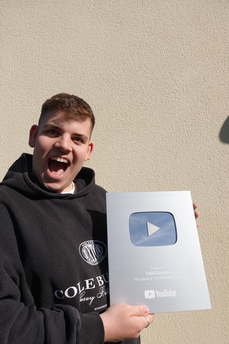 TobieDonovan_'s tweet photo. In other vlog news, this arrived today which blew my mind a little bit!! Thank you so much for watching my videos and making me feel like zoella 🤣💜 https://t.co/wxNRGWO9w5