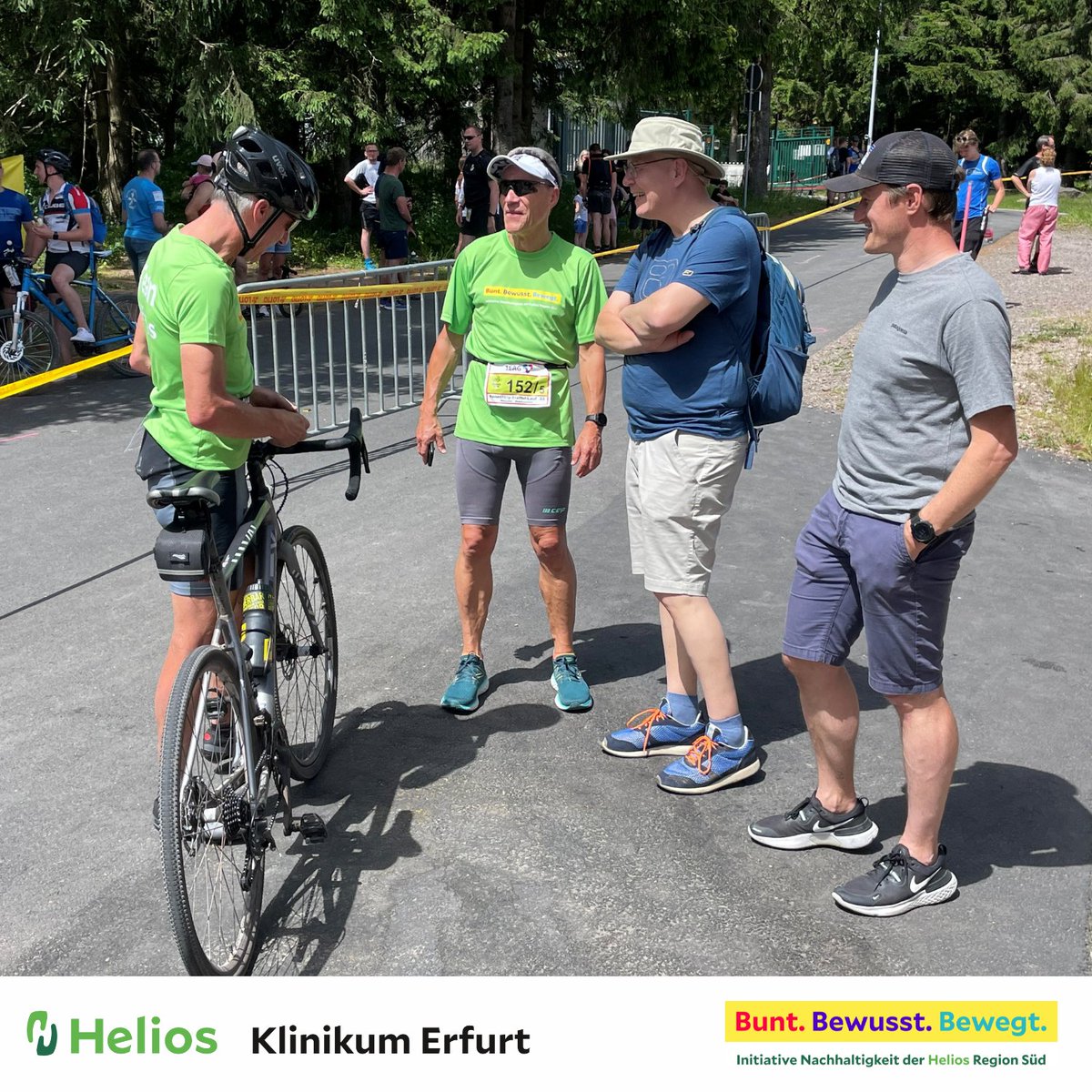 Beim 22. #RennsteigStaffellauf nahm am Samstag auch eine Helios Staffel teil. Bei Schatten-Temperaturen von bis zu 35 Grad ging es 170 Km von #Hörschel nach #Blankenstein. Der Staffellauf ist der größte seiner Art in #Europa. Wir nehmen seit 2013 jährlich teil. #buntbewusstbewegt